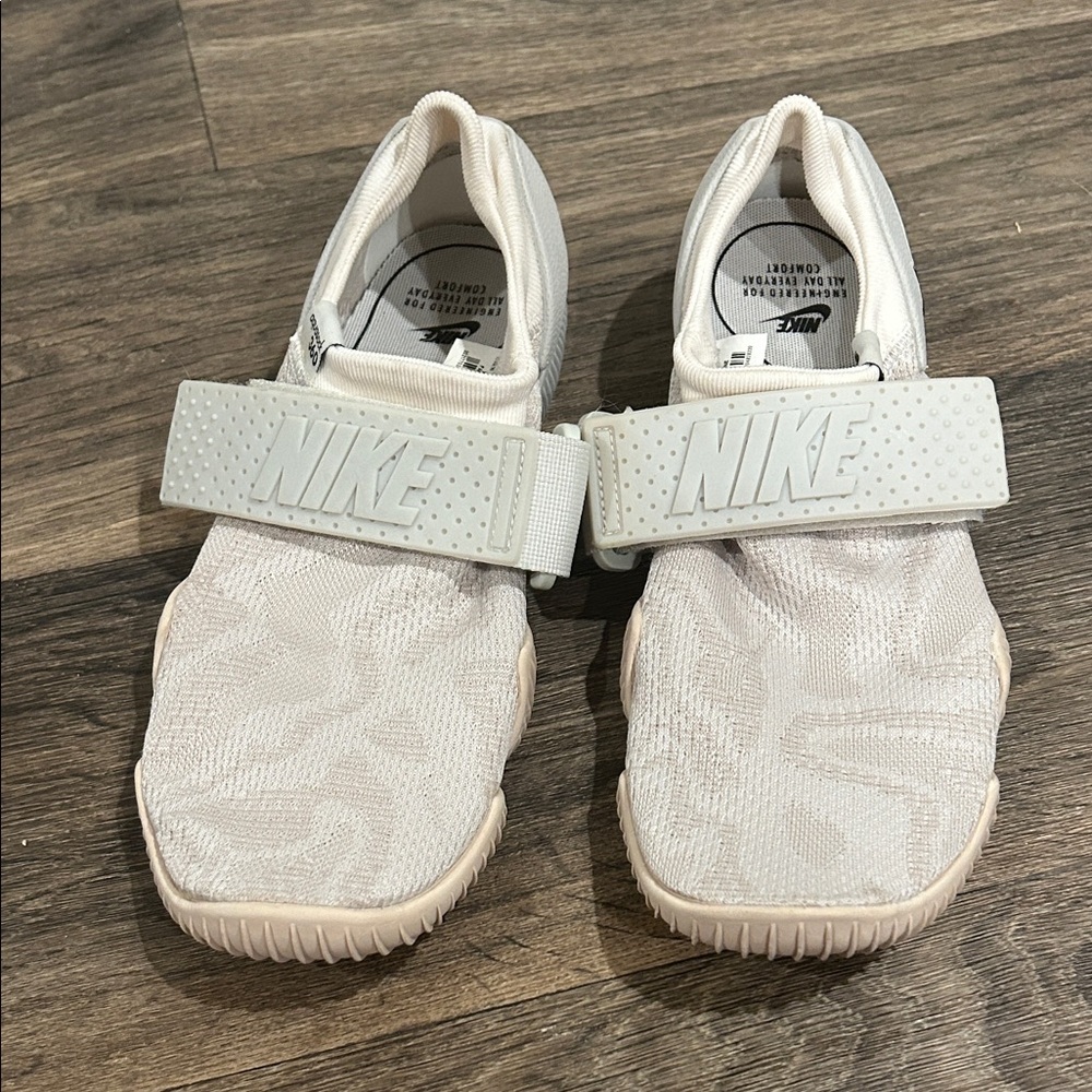 Nike Lab Aqua sock 360, Oatmeal, Women’s 7